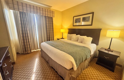 Pineville Hotel | Hotel Pineville & Conference Center Alexandria I-49