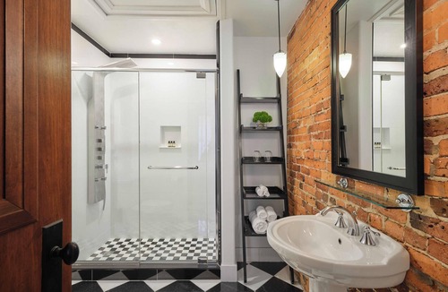 Old Montreal Hotel | Hotel Place d'Armes
