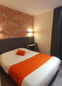 Saint-Hilaire-de-Loulay Hotel | Hotel Pont De Senard