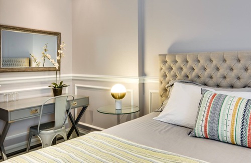 Pulaski Park Apartment | Hotel Quality Meets Local Living Garden Studio 3D