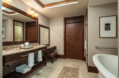 Mont-Tremblant Pedestrian Village Hotel | Hotel Quintessence