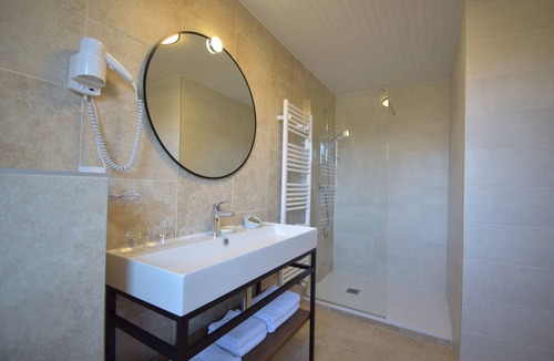 Saint-Julien-en-Champsaur Hotel | Hotel-restaurant Les Chenets