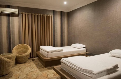 Palu House | Hotel Raja Akas