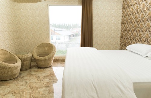 Palu House | Hotel Raja Akas