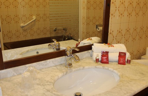 Cordes-sur-Ciel Hotel | Hotel Raymond VII