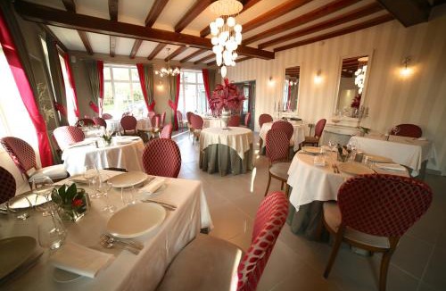Saint-Hilaire-du-Harcouet Hotel | Hotel Restaurant Le Lion d'Or