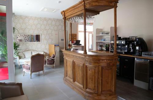 Saint-Hilaire-du-Harcouet Hotel | Hotel Restaurant Le Lion d'Or