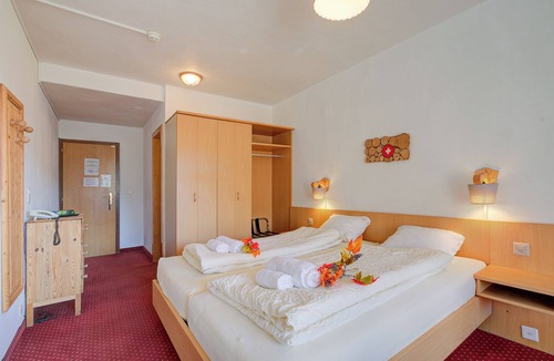 Les Mosses Hotel | Hotel Relais Alpin Twin Room Ski In-Out 3, Les Mosses, Switzerland
