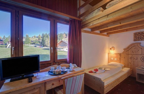 Les Mosses Hotel | Hotel Relais Alpin Twin Room Ski In-Out 7, Les Mosses, Switzerland