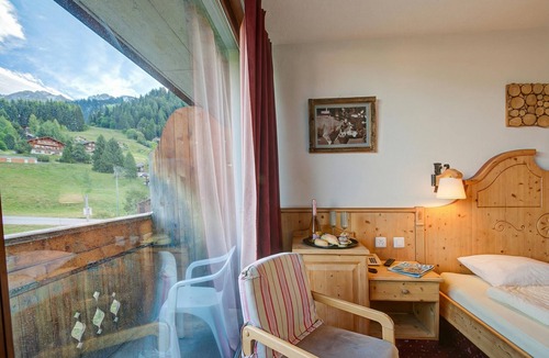 Les Mosses Hotel | Hotel Relais Alpin Twin Room & Balcony 2, Les Mosses, Switzerland