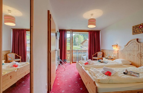 Les Mosses Hotel | Hotel Relais Alpin Twin Room & Balcony2, Les Mosses, Switzerland