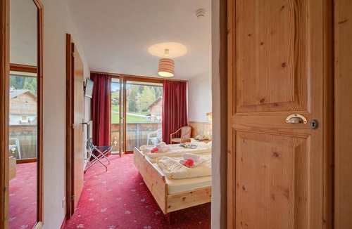 Les Mosses Hotel | Hotel Relais Alpin Twin Room & Balcony2, Les Mosses, Switzerland