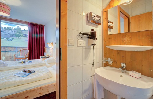 Les Mosses Hotel | Hotel Relais Alpin Twin Room & Balcony2, Les Mosses, Switzerland
