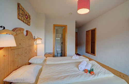 Les Mosses Hotel | Hotel Relais Alpin Twin Room & Balcony8, Les Mosses, Switzerland