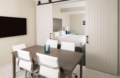 Urbandale Hotel | Hotel Renovo Des Moines Urbandale,Tapestry Collection Hilton