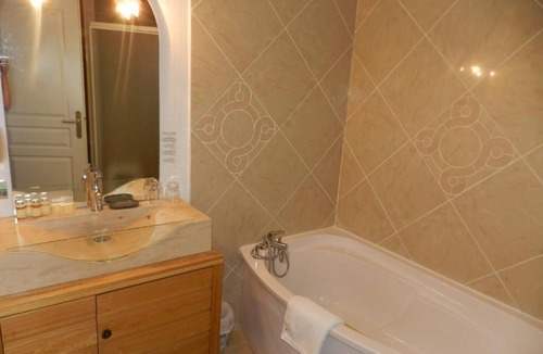 Bourbonne-les-Bains Hotel | HOTEL RESTAURANT HERARD