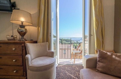 Bormes-Les-Mimosas Hotel | Hotel Restaurant Le Bellevue
