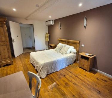 Sillans-la Cascade Hotel | Hotel restaurant les pins