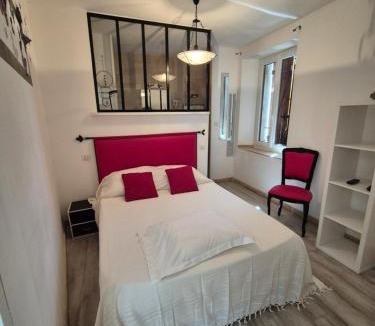 Sillans-la Cascade Hotel | Hotel restaurant les pins