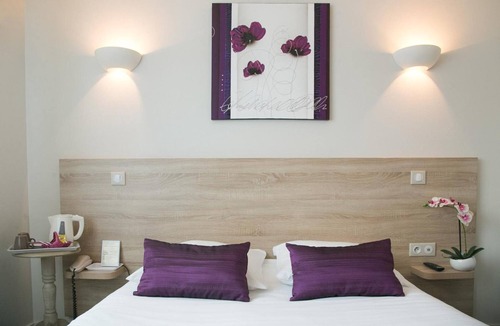 Doue-la-Fontaine Hotel | Hotel Restaurant Auberge de la Rose