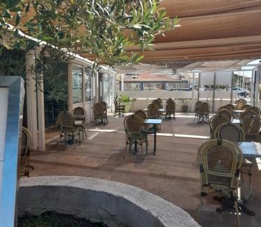 Fos-sur-Mer Hotel | Hotel Restaurant Calypso