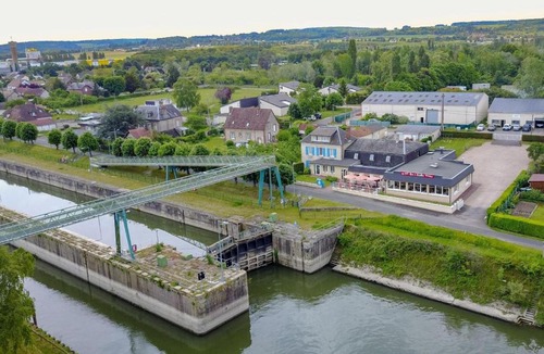 Notre Dame de la Garenne Hotel | Hotel Restaurant des 4 Ecluses