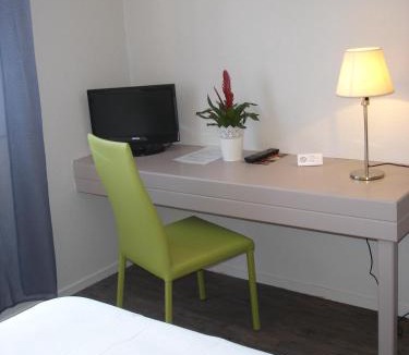 Joue-les-Tours Hotel | Hotel-Restaurant Du Lac