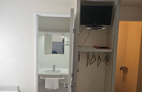 Graulhet Hotel | HOTEL RESTAURANT DU LAC