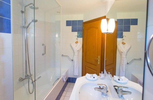 Yvoire Hotel | Hotel Restaurant Du Port