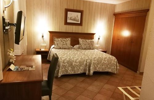 Macanet de Cabrenys Hotel | Hotel-Restaurante La Quadra