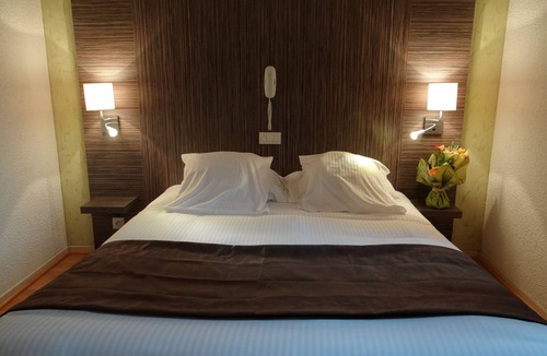 Castera-Verduzan Hotel | Hotel Restaurant des Thermes