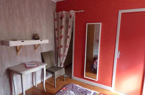 Clairvaux-les-Lacs Hotel | Hotel Restaurant La Chaumiere du Lac