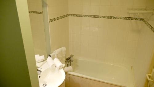 Montpon-Menesterol Hotel | HOTEL Restaurant LE CALDERO