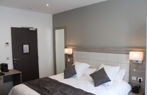 Poissy Hotel | Hotel Restaurant L'Esturgeon