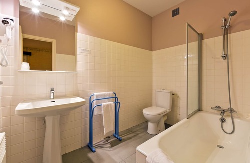 Miremont Hotel | Hotel Restaurant La Crémaillère