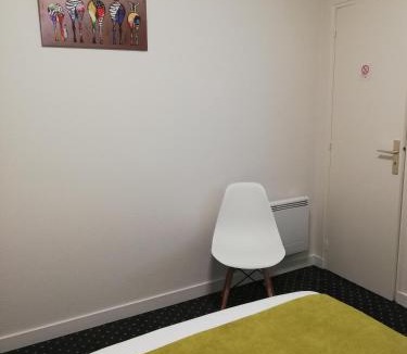 Vitre Hotel | Hotel Restaurant La Grenouillère