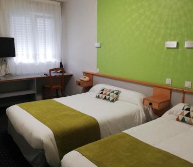 Vitre Hotel | Hotel Restaurant La Grenouillère