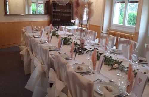 Comblanchien Hotel | HOTEL RESTAURANT LE CENTRE