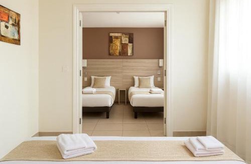 Collias Hotel | Hotel Restaurant Le Gardon - Pont du Gard