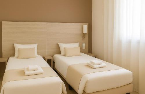 Collias Hotel | Hotel Restaurant Le Gardon - Pont du Gard