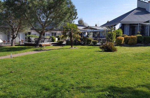 Saint-Victor Hotel | Hotel Restaurant Le Jardin Délice