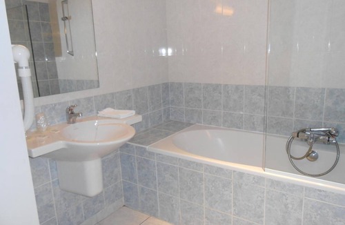 Valence Hotel | Hotel Restaurant Le Tout Va Bien