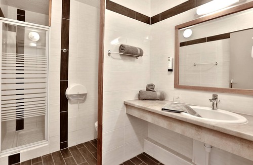 Douville Hotel | Hotel-Restaurant Le Tropicana