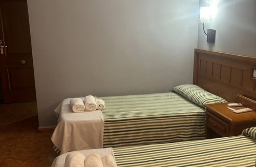 Pedro Munoz Hotel | HOTEL RESTAURANTE LA BARCA