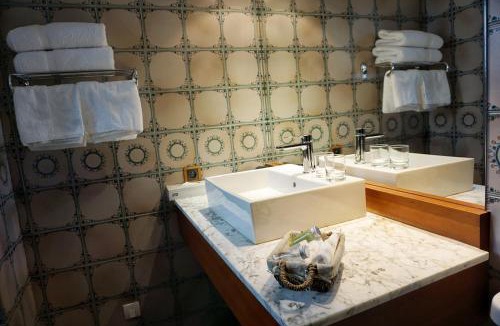 Pont-de-l'Isere Hotel | Hotel & Restaurants - Maison Chabran