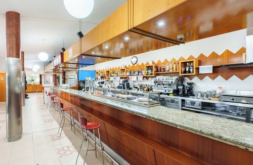 Villagonzalo Pedernales Hotel | Hotel Rey Arturo Burgos