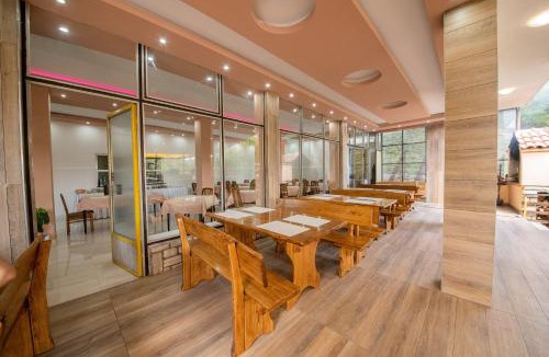 Debeljak Hotel | Hotel riviera