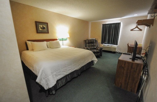 Yuma County Hotel | Hotel room with ONE KING BED