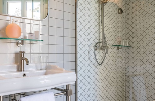 15th Arrondissement Hotel | Hotel Rose Bourbon