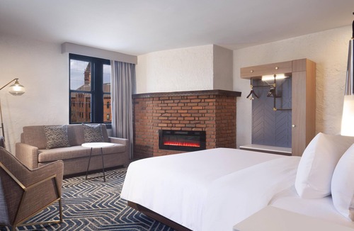 Urbana Hotel | Hotel Royer Urbana Champaign, Tapestry Collection by Hilton